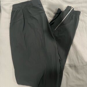 Lululemon pacebreaker jogger